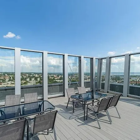 Skyline - Hanza Tower Apartment *