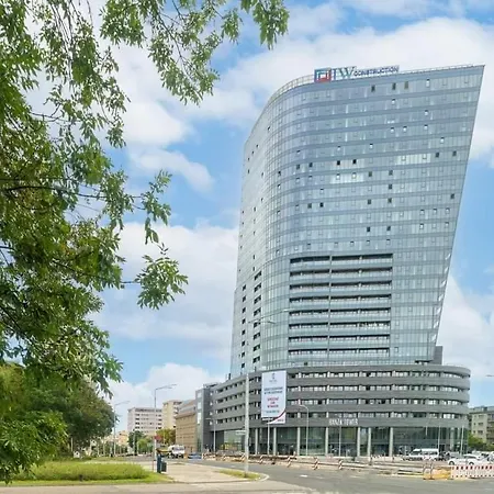 Skyline - Hanza Tower Apartment