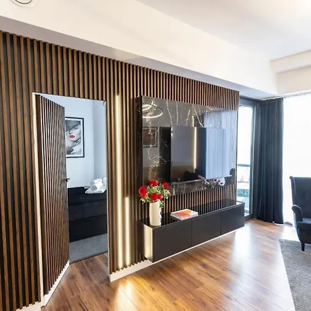 Skyline - Hanza Tower Apartment